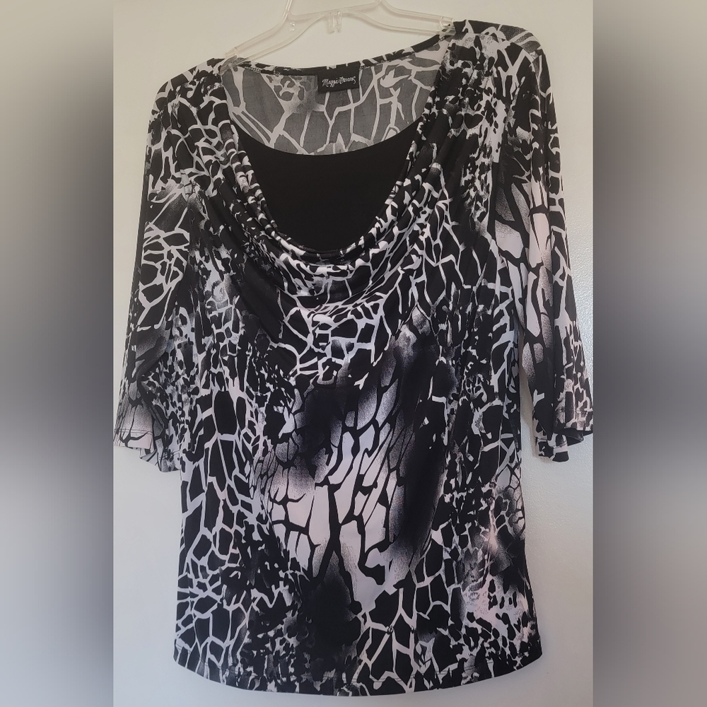 Maggie Barnes LG top Black and White elbow length sleeves